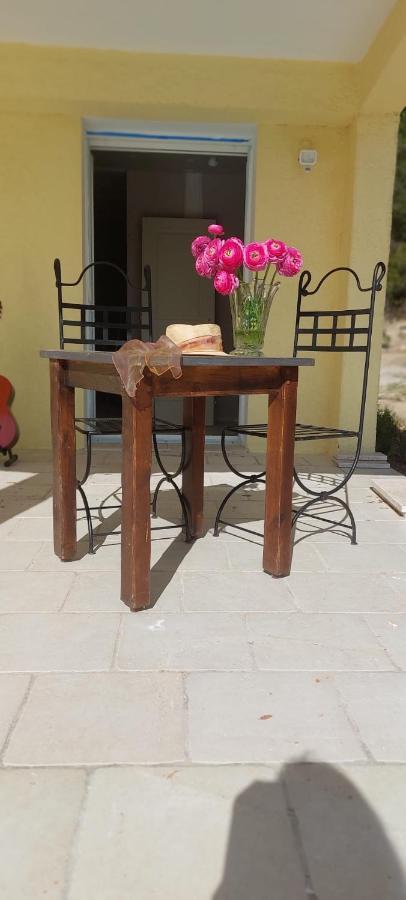 L'Eveil En Provence Bed & Breakfast Entrecasteaux Luaran gambar
