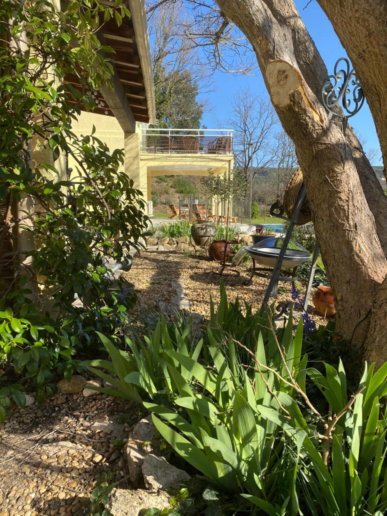 L'Eveil En Provence Bed & Breakfast Entrecasteaux Luaran gambar